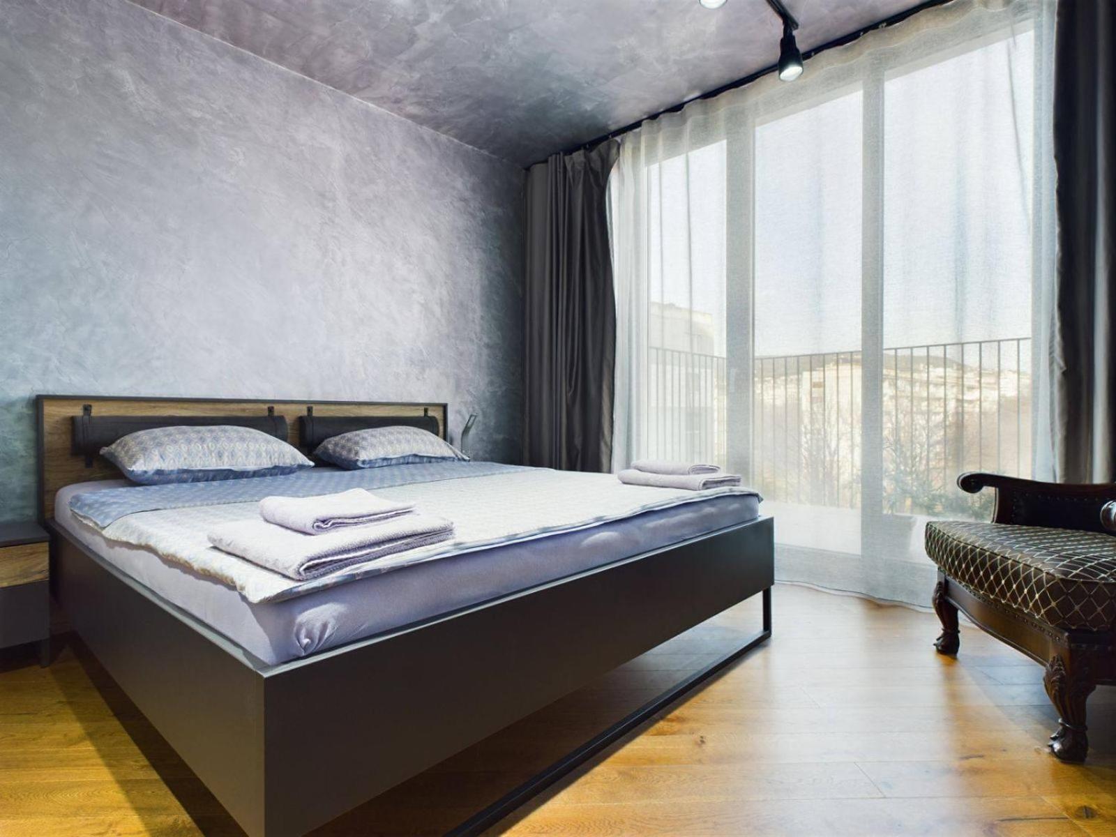 Luxury In Building K55 With Free Garage Apartment