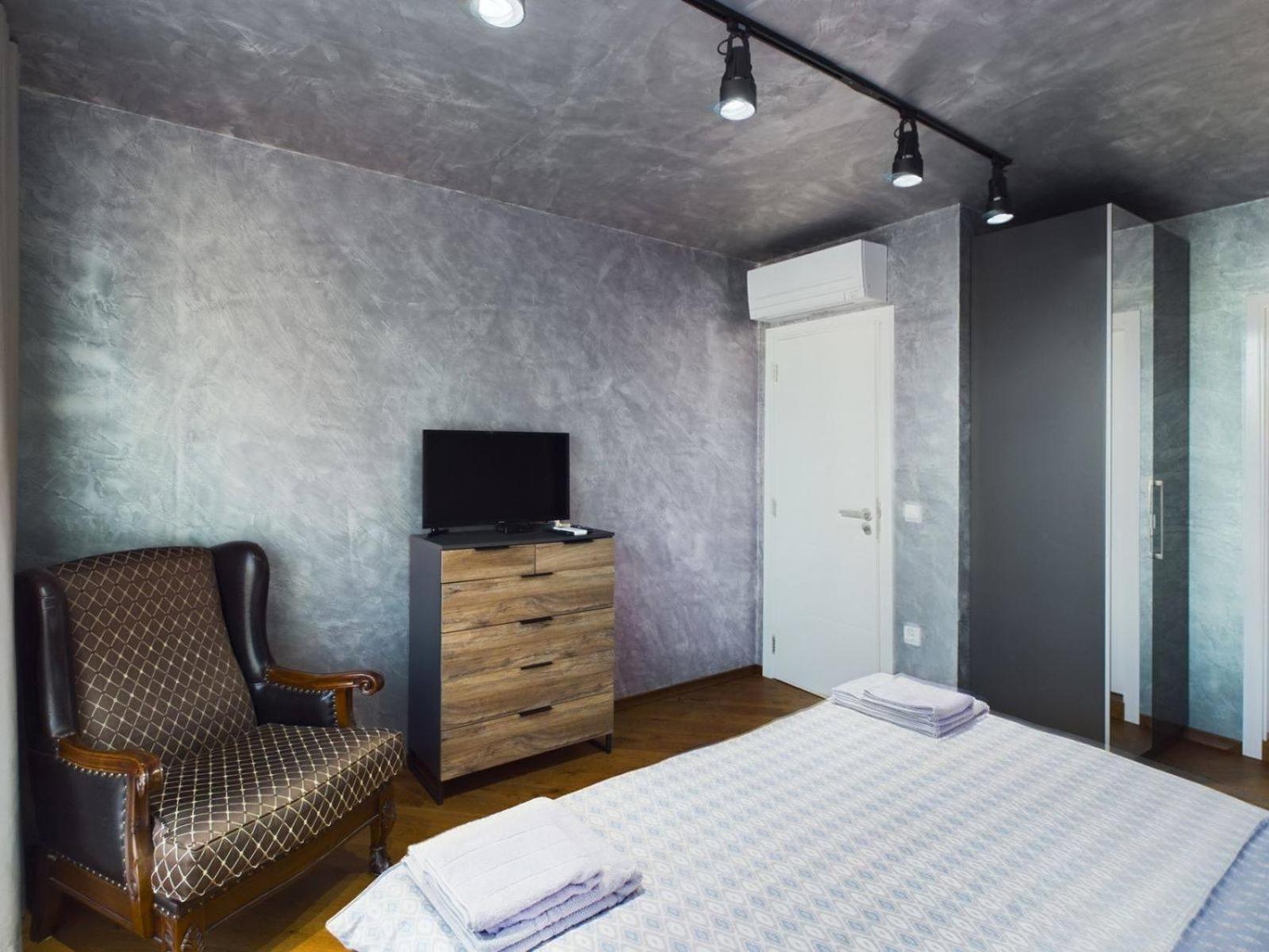 Luxury In Building K55 With Free Garage Appartamento