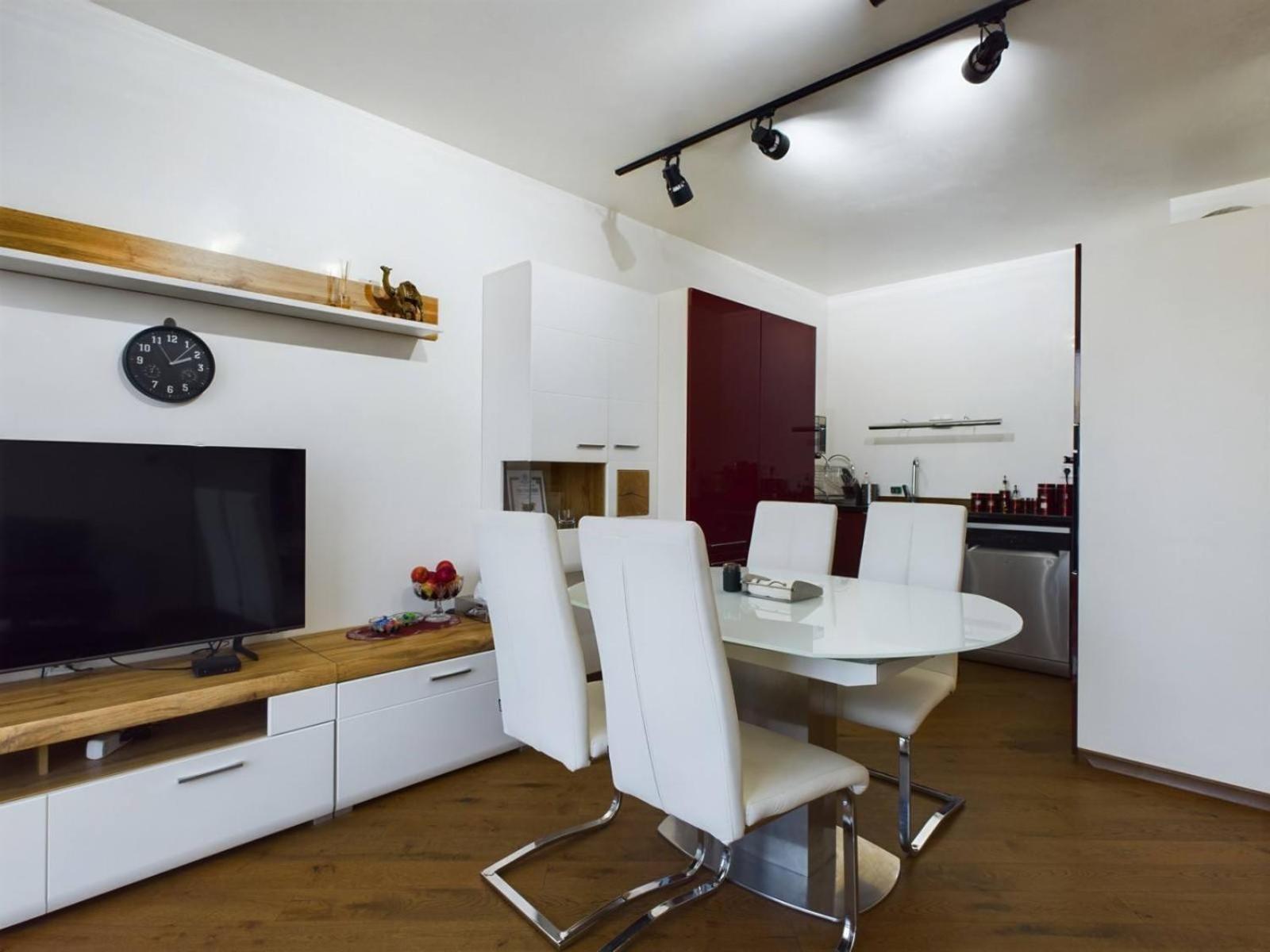Luxury In Building K55 With Free Garage Appartamento Varna